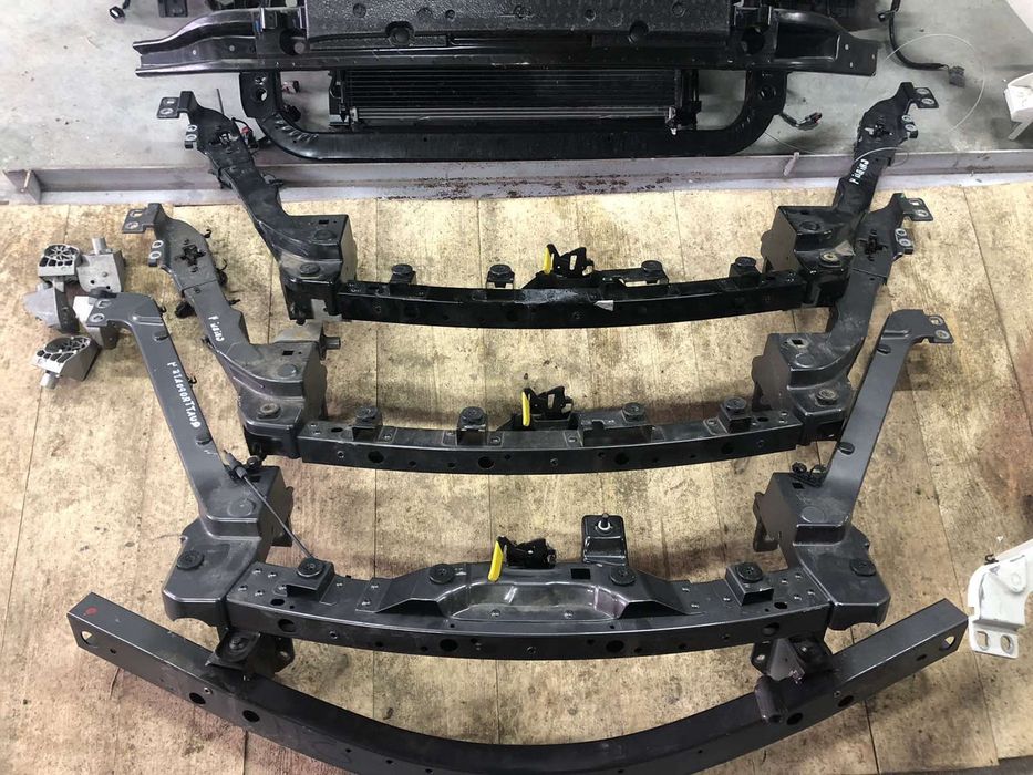 Кассета радиаторов телевизор Maserati Quattroporte Levante 2022г