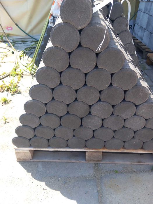PROMOCJA. Palisada betonowa 30cm fi 10cm  GRAFITOWA gat 1. 10,5szt/metr.