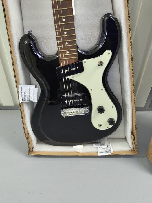 Guitarra Harley Benton MR Classic ( Mosrite ) Black