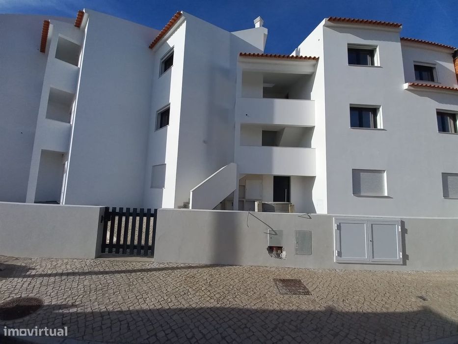 Three-Bedroom Apartments in Praia das Maçãs, Sintra