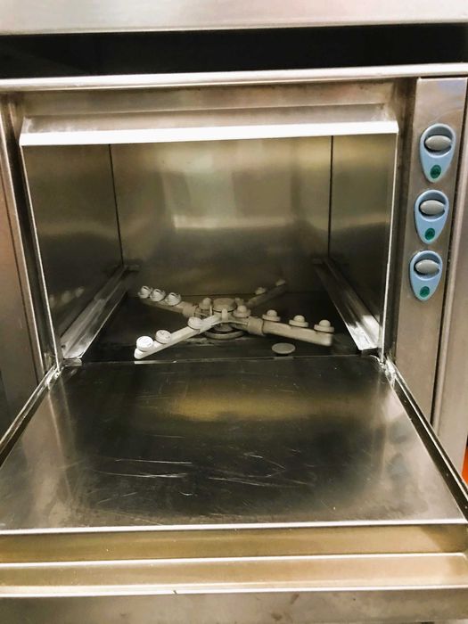 Balcão de inox com lavatório