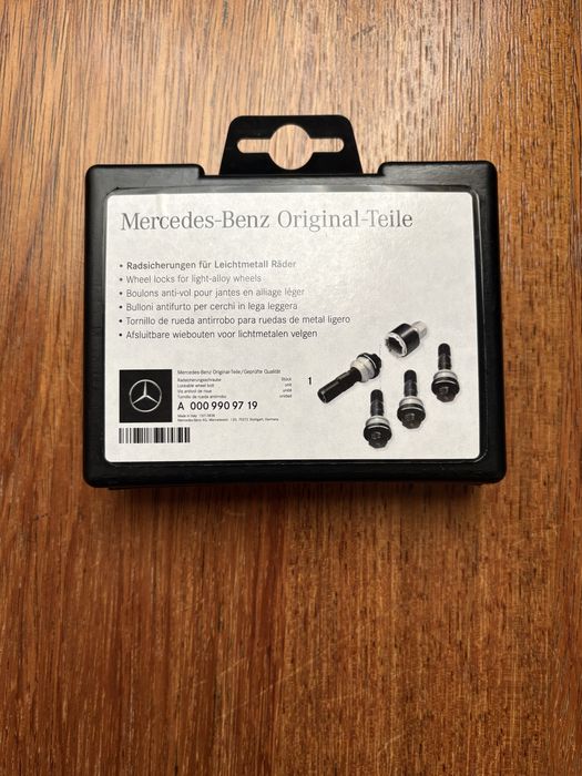 комплект секретных болтов Mercedes