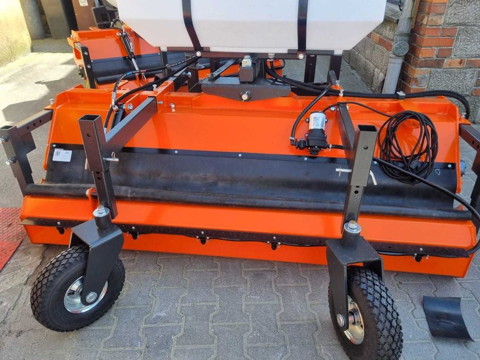 Zamiatarka drogowa uliczna Metal Technik