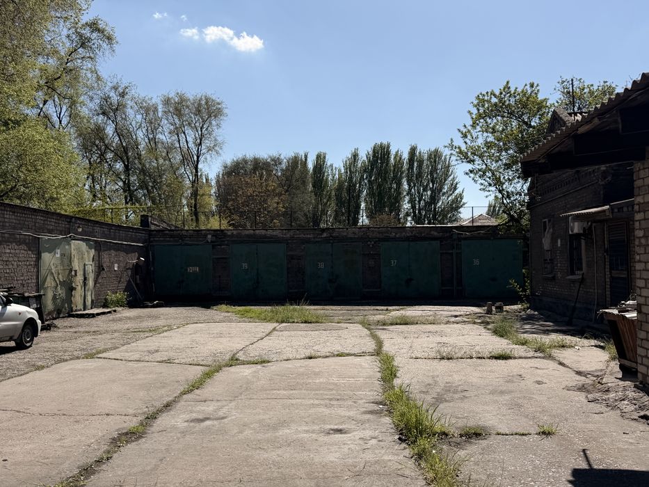 Сдаются складские помещения, гаражи