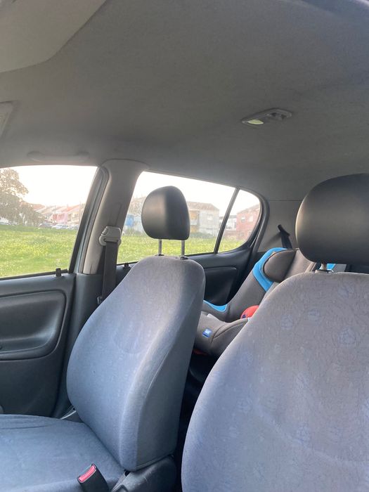 Toyota Yaris - económico e fiável