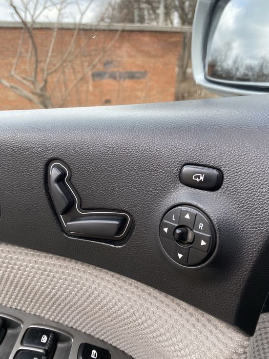 Продам Kia Carnival