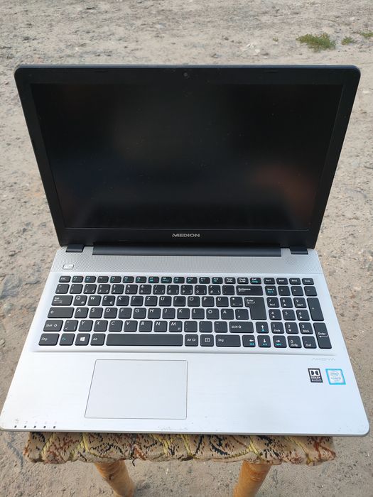 Ноутбук medion akoya e6422