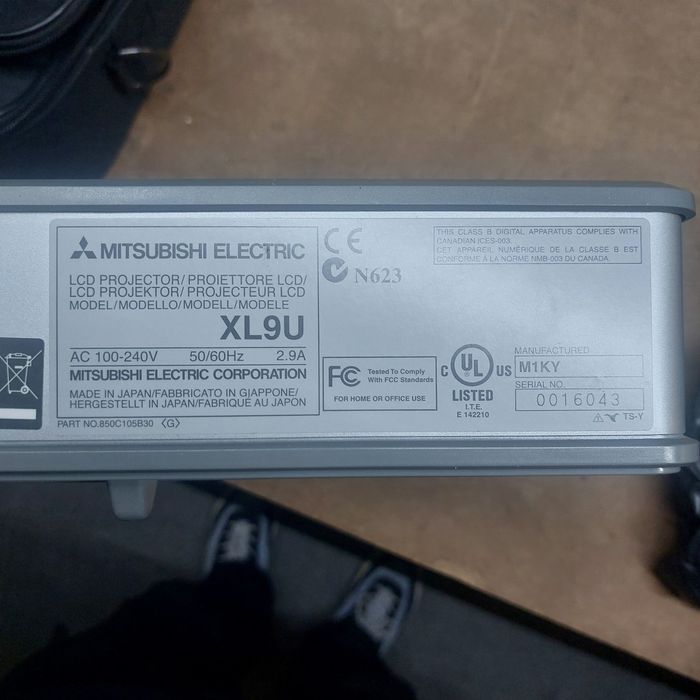 projektor rzutnik mitsubishi