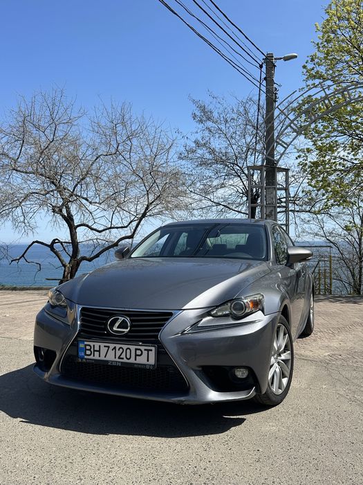 Продам Lexus IS 200t