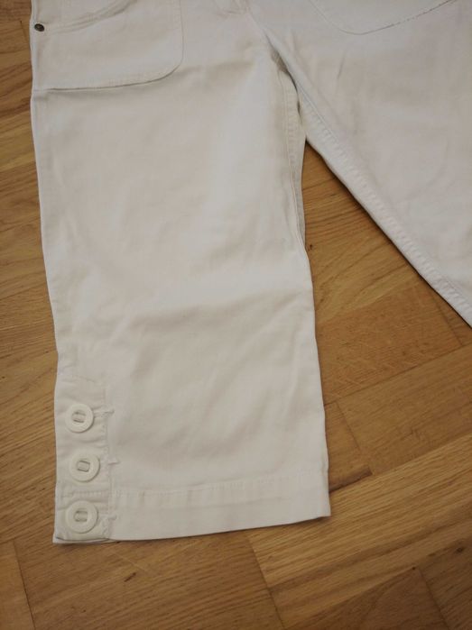 Spodenki damskie Clockhouse 36 białe rybaczki spodnie