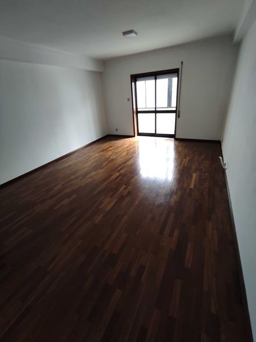 Alugo apartamento em Aveiro