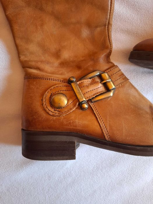 Botas cano alto pele castanha