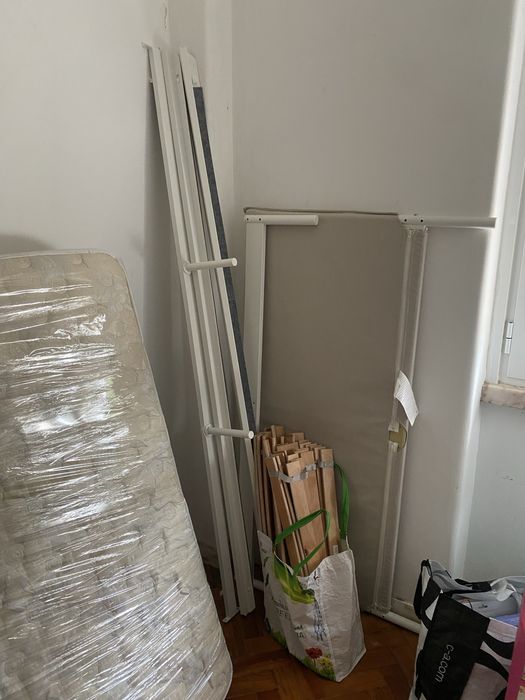 Cama de casal IKEA + colchão incluído