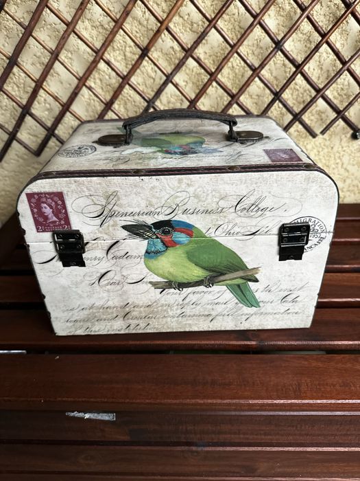 Vendo bau de decoracao e arrumacao vinted