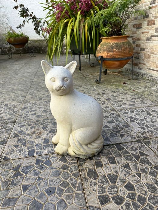 Estátua Gato Grande em Pedra