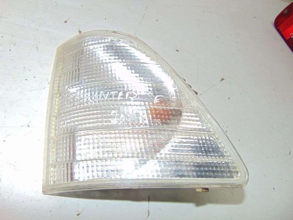 Mercedes farolins pisca