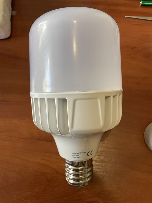 LED-лампочка EuroLamp E40