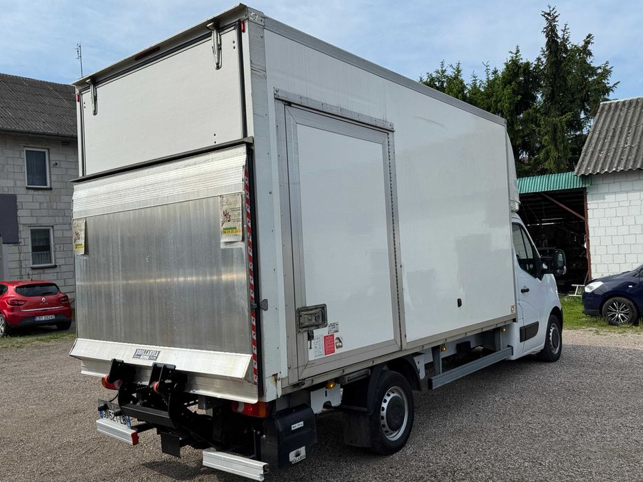 Kontener z RENAULT MASTER 2021R.