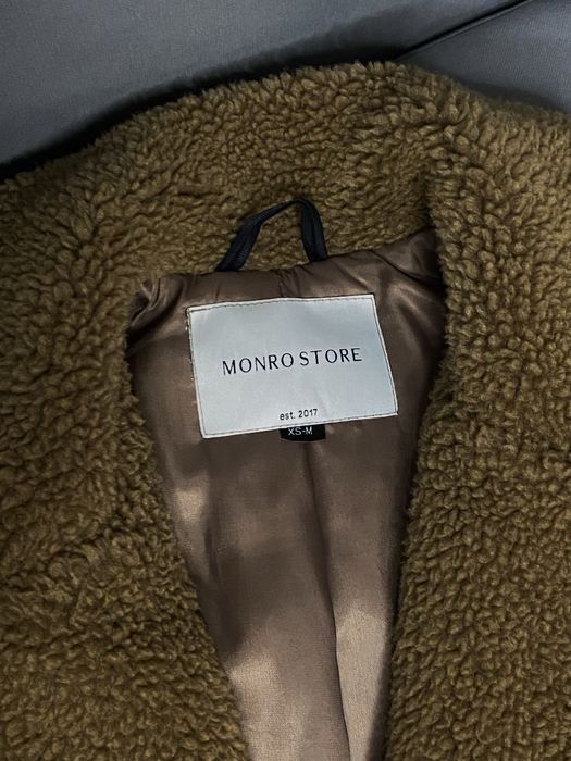 Зимова, коричнева шуба