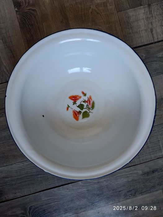 Эмалированная посуда. Миски.Кружка.