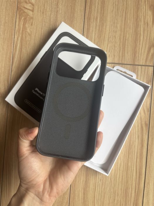 Capa TechWoven iPhone 17 Pro - Preta
