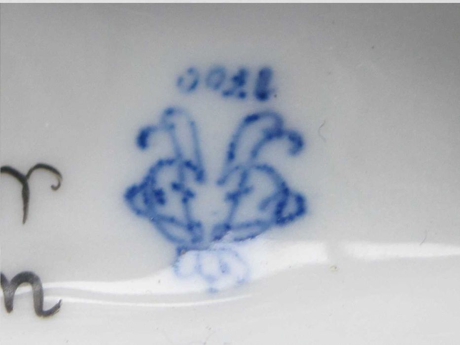 парцелянові фігурки голуб ,миші з колоском.