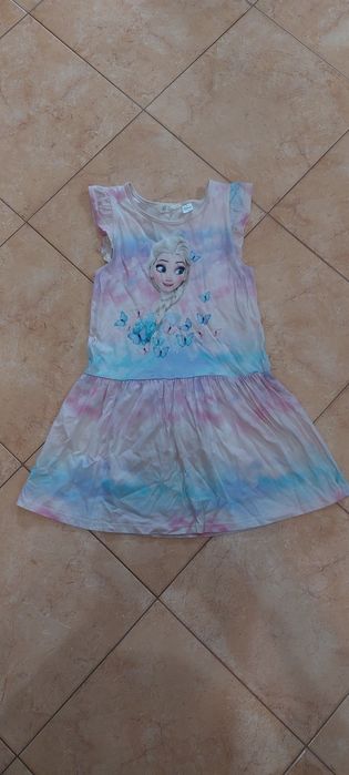 Vende-se um vestido da Elsa