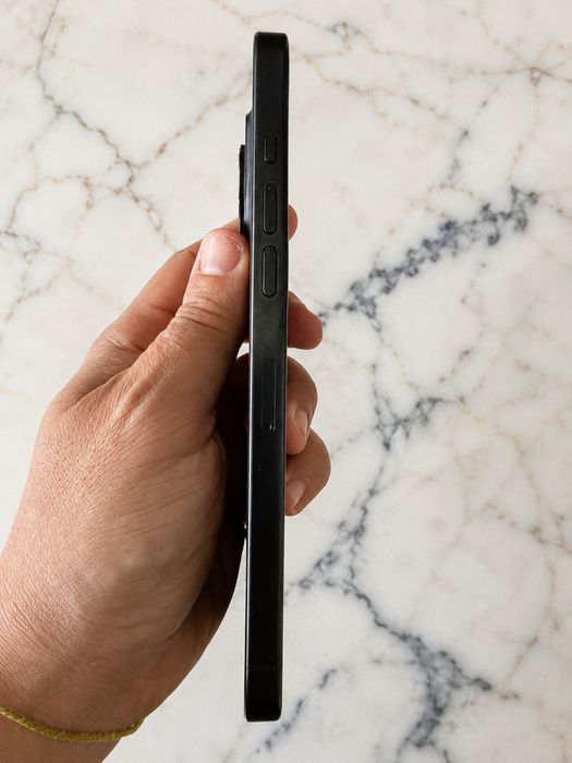 iPhone 16 Pro Max 256GB Titânio Preto – Caixa e carregador