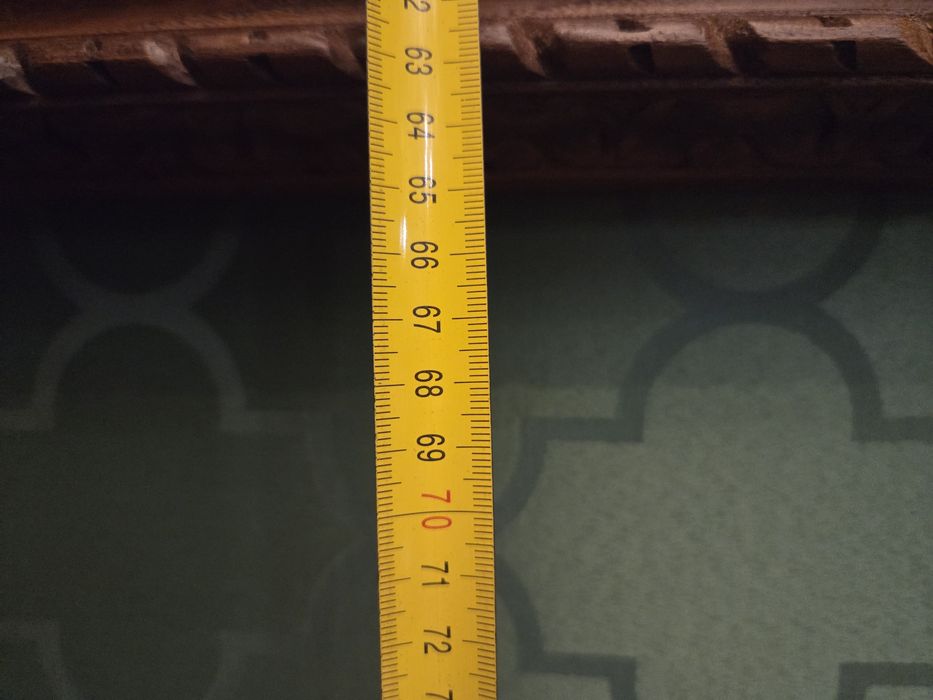 Sagrada família esculpida em madeira