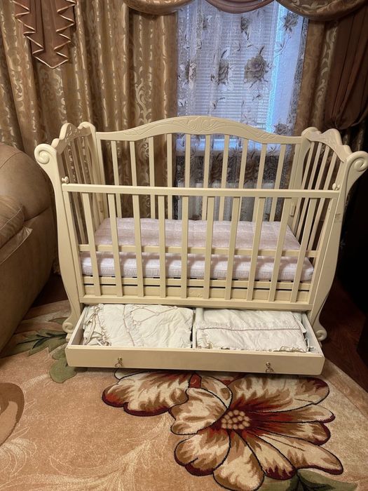 Ліжко дитяче з матрасом