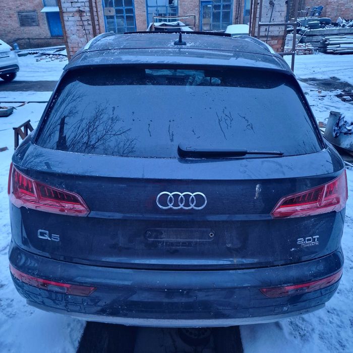 ДверіAudiQ5 80a 2018 року