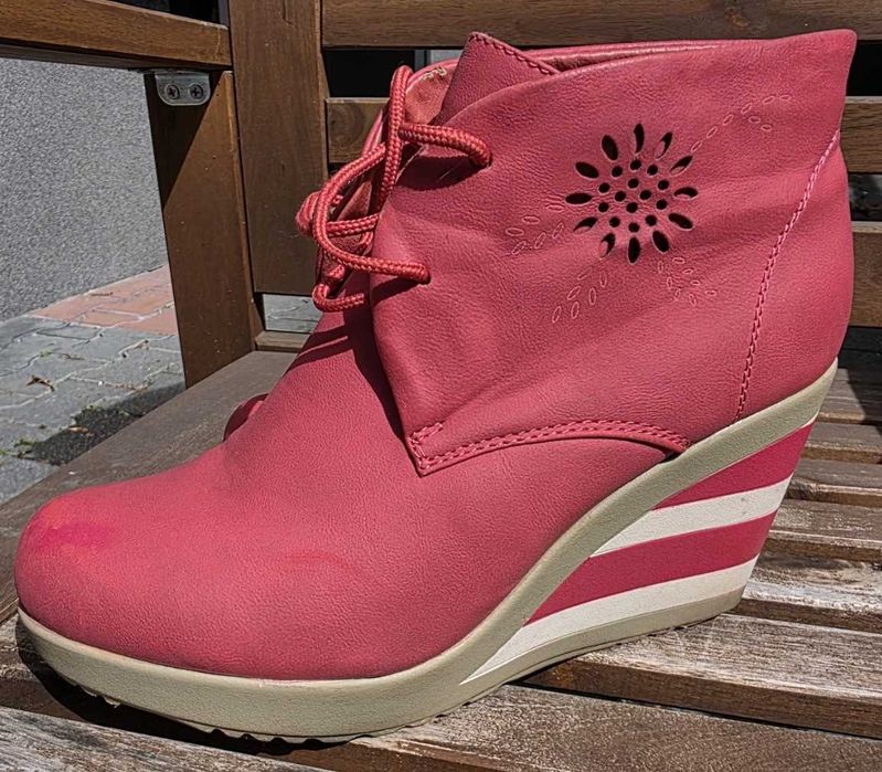 Buty na koturnie rozm. 39