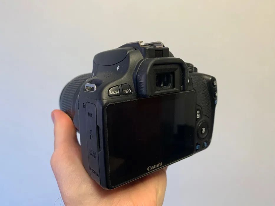 Canon 100D 18-55mm
