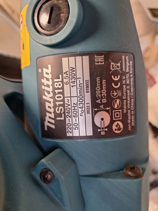 Piła ukośnica Makita LS1018LN  Zadbana