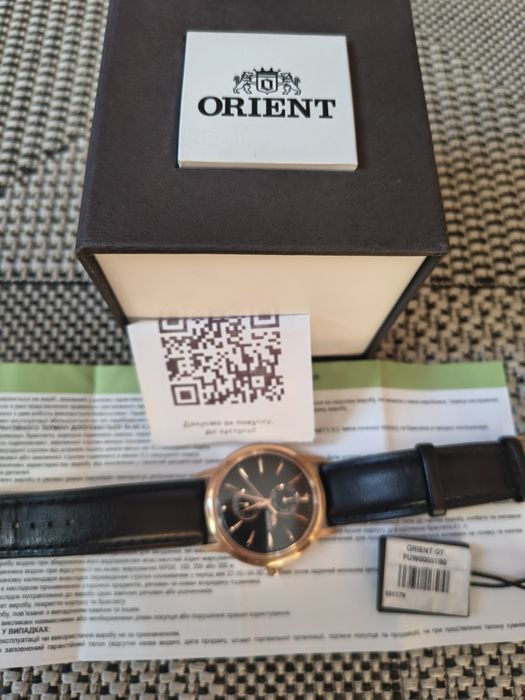 Чоловічий наручний годинник Orient FUW00001B0 кварцевий із шкіряним ремінцем