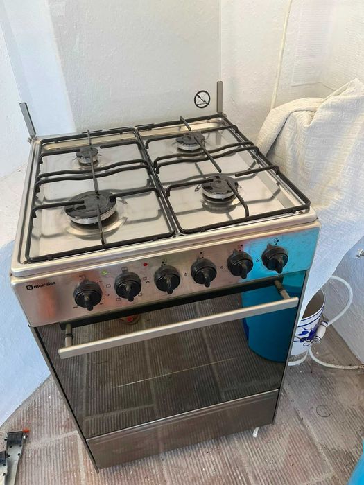 Fogão com forno Meireles