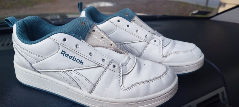 Białe buty Reebok
