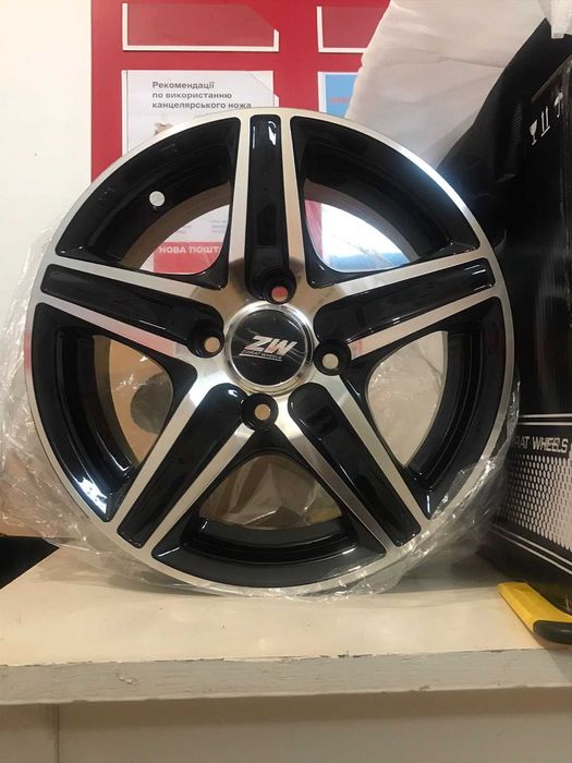 Титаны R13 на ВАЗ/ Ланос.  Болты и нипеля в подарок !