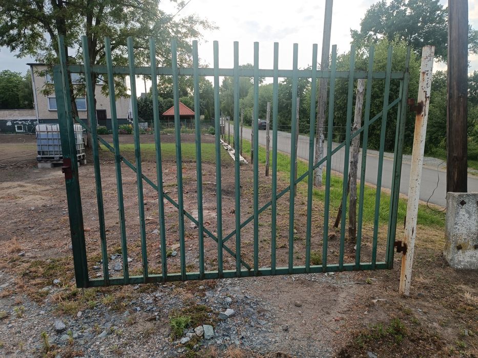 Brama metalowa masywna duża