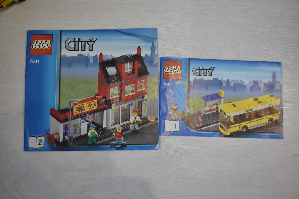 LEGO CITY Miejski zakątek pizzeria autobus 7641 Kompletny!