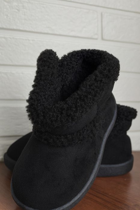 Продам дитяче зимове взуття APAWWA.