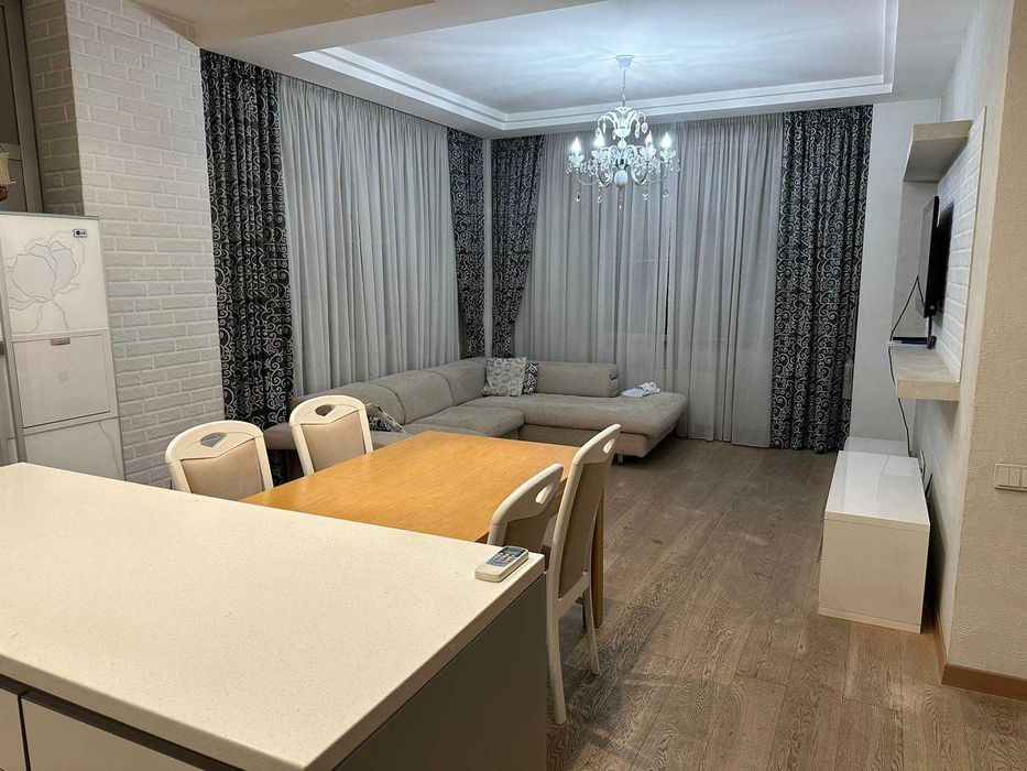 Элегантная квартира на пр-те Шевченко с 2 спальнями и кухней-гостиной