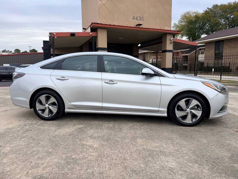 Hyundai Sonata Limited      2017