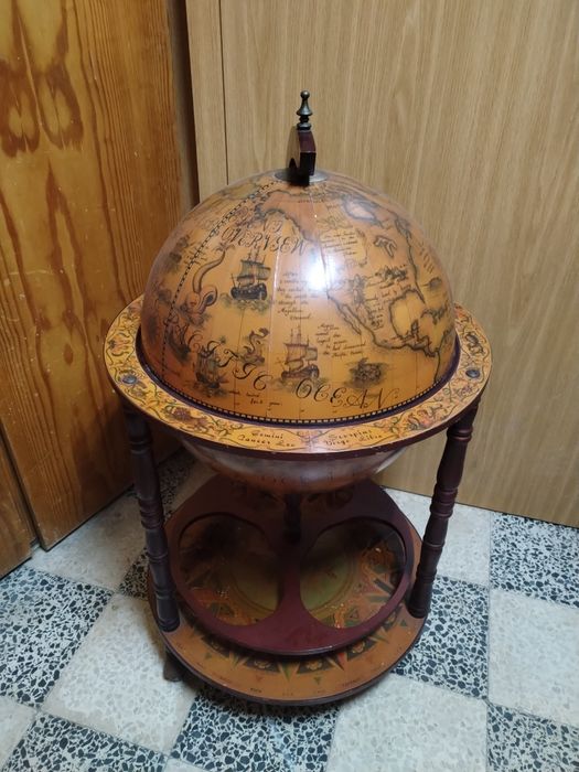 Globo Bar em Madeira