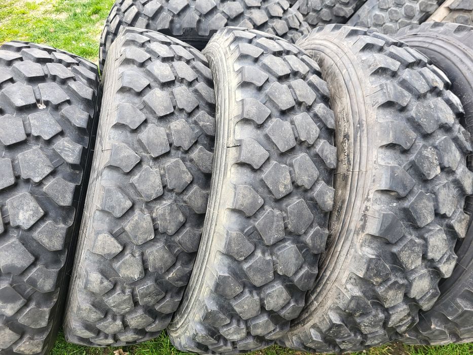 Шини 10.5r20 (9 00r20)