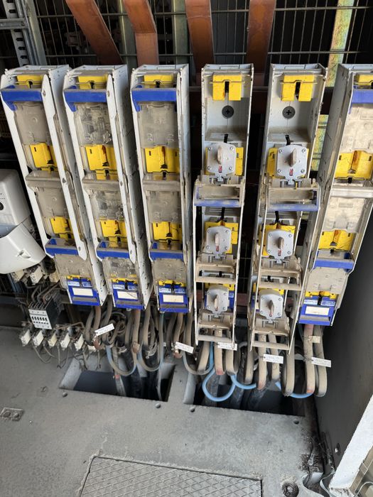 Tecnico Eletricista Responsável pela Exploração e  Execução 250kva e 30kv