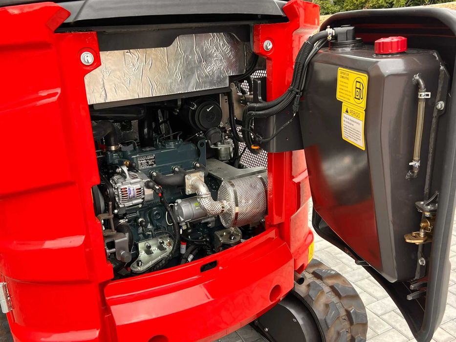 Mini Giratoria Rhinoceros xn28 c Motor Kubota