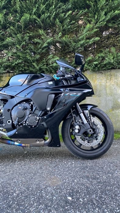 Yamaha R1 2023.