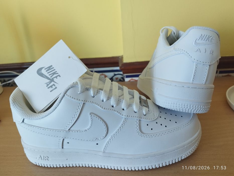 Tênis Nike Air Force 1  N 38