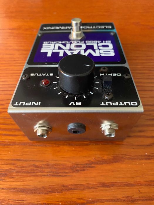 Electro-Harmonix Small Clone — Pedal de chorus analógico